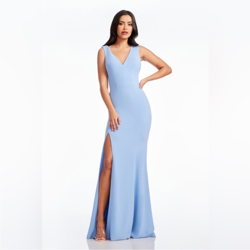 Dress the Population Sandra Plunging Gown in Sky Blue Size Small NWT